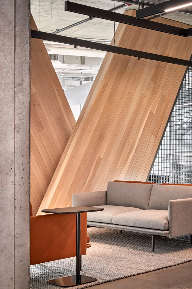 alt tech outline sofa