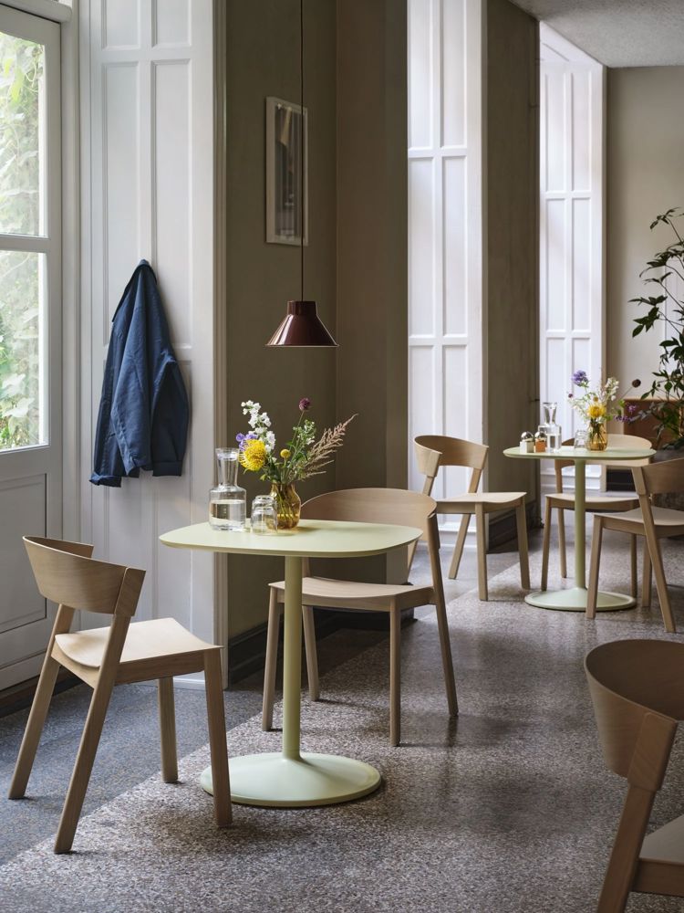 soft-cafe-table-70x70-h73-beige-green-cover-side-oak-top-pendant-21-deep-red-silent-raise-muuto-org