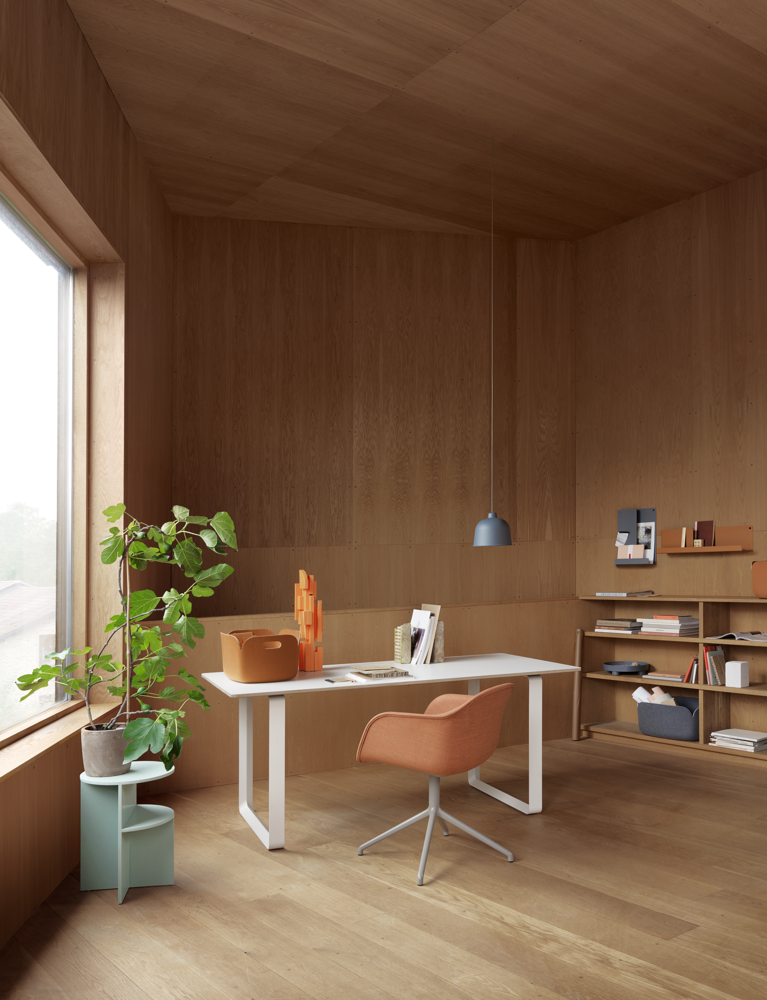 /globalassets/content-media/images/spaces/home-office/fiber-arm-chair-swivel-remix-2-452-7070-table-halves-side-table-grain-folded-restore-platform-tray-muuto-org.png?revision=639081986040000000
