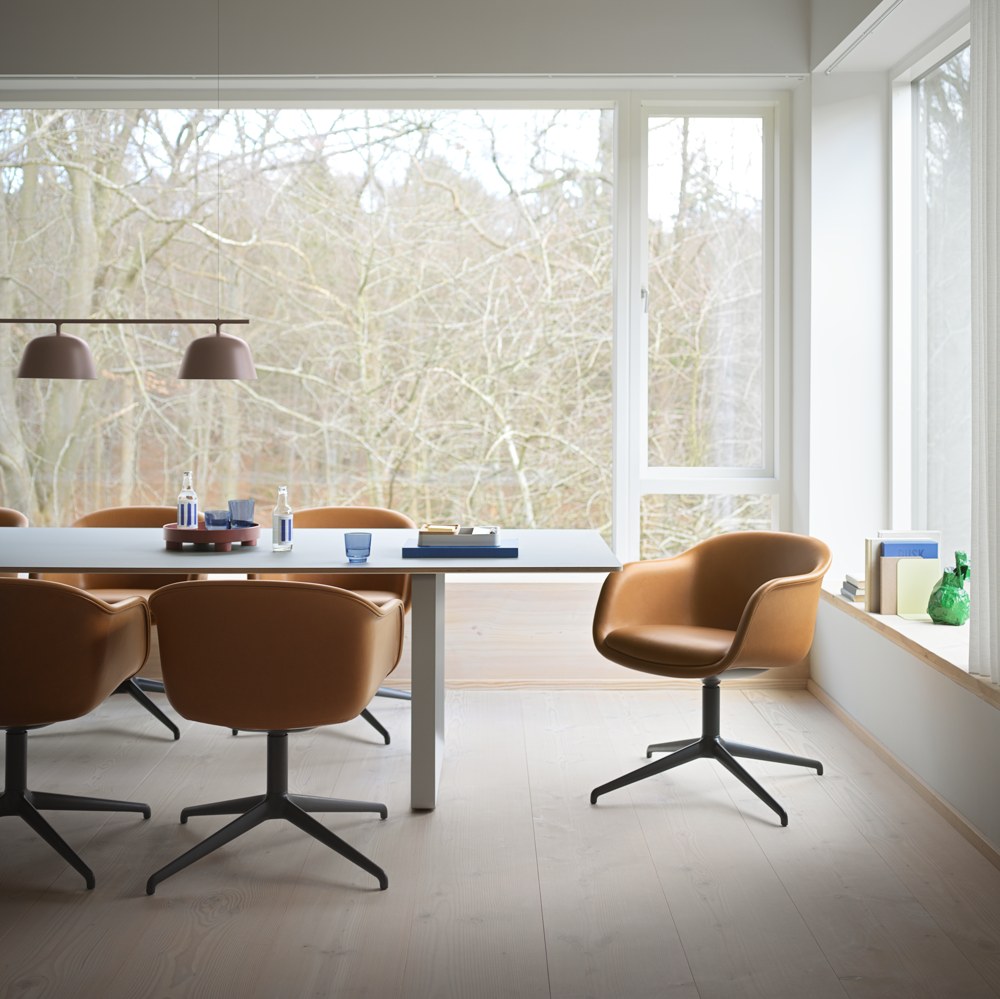 fiber-conference-armchair-swivel-refine-leather-cognac-70-70-grey-295-cm-ambit-rail-taupe-platform-tray-raise-muuto-org-11-square