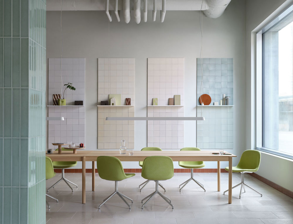 fiber-side-chair-acca-961-swivel-chrome-linear-system-table-config-2-110-oak-linear-pendant-lamp-grey-tray-oak-muuto-low-res