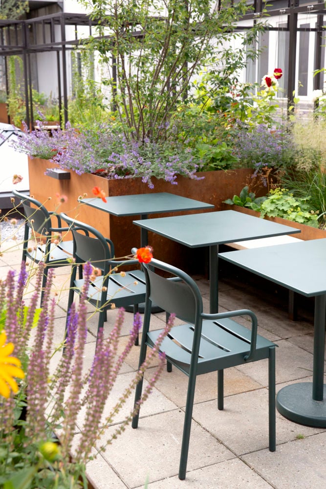linear_steel_backyard_reference_july_2022_4