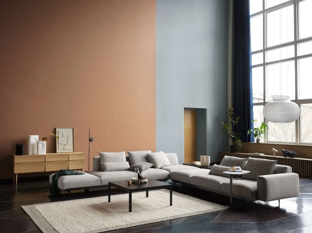  in-situ-corner-conf-9-clay-12-workshop-black-pebble-light-grey-reflect-180-oak-strand-pendant-muuto-org.
