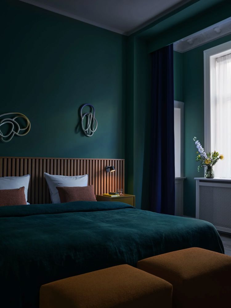 echo-acca-361-tip-wall-black-stacked-brown-green-mingle-copper-brown-light-blue-muuto-org