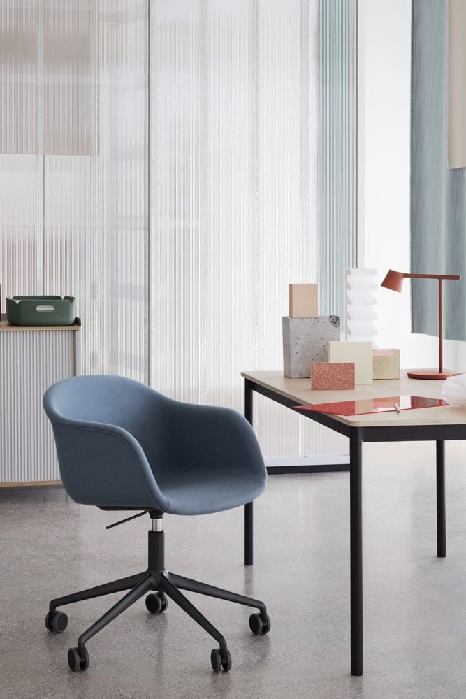 fiber-armchair-gas-lift-lifestyle-image-23-roll-up-image