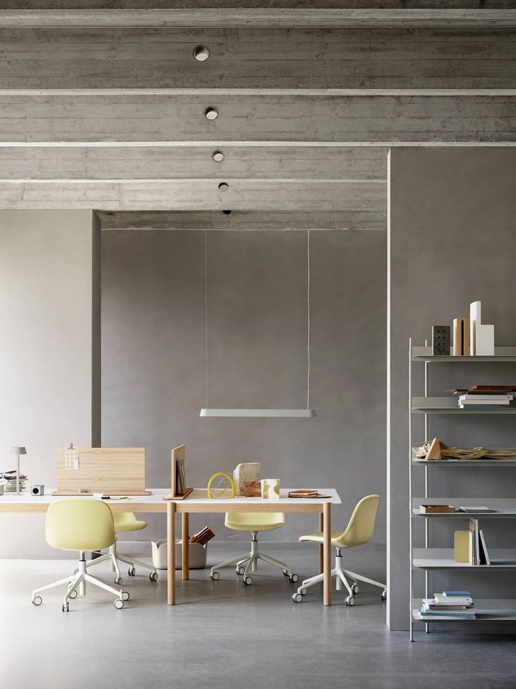  linear-system-modular-table-config-1-white-laminate-oak-fiber-side-swivel-castors-balder-432-linear-lamp-screens-compile-v2-muuto-org