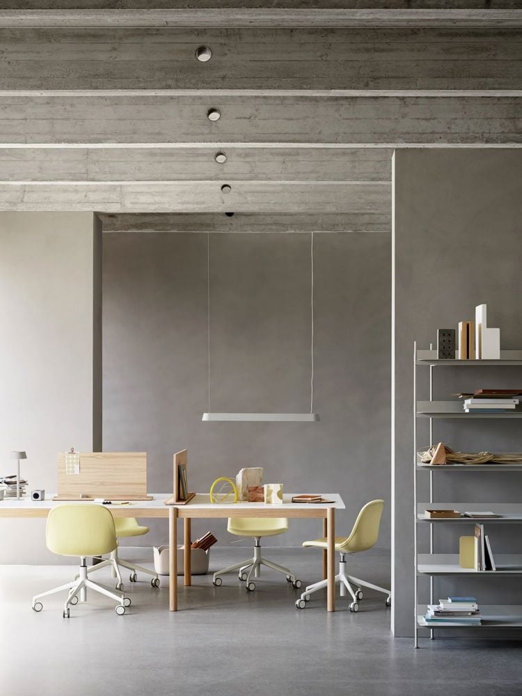  linear-system-modular-table-config-1-white-laminate-oak-fiber-side-swivel-castors-balder-432-linear-lamp-screens-compile-v2-muuto-org