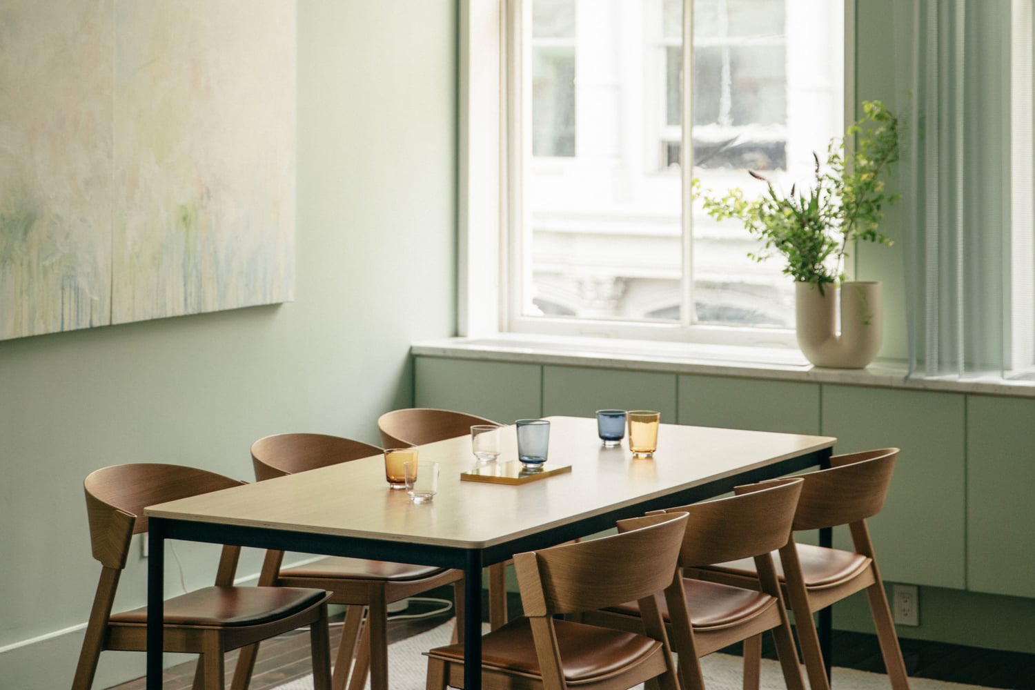 /globalassets/content-media/images/stories/greene-street-loft/resident_soho_cover-base-table-raise-kink-2.jpg?revision=639057168360000000