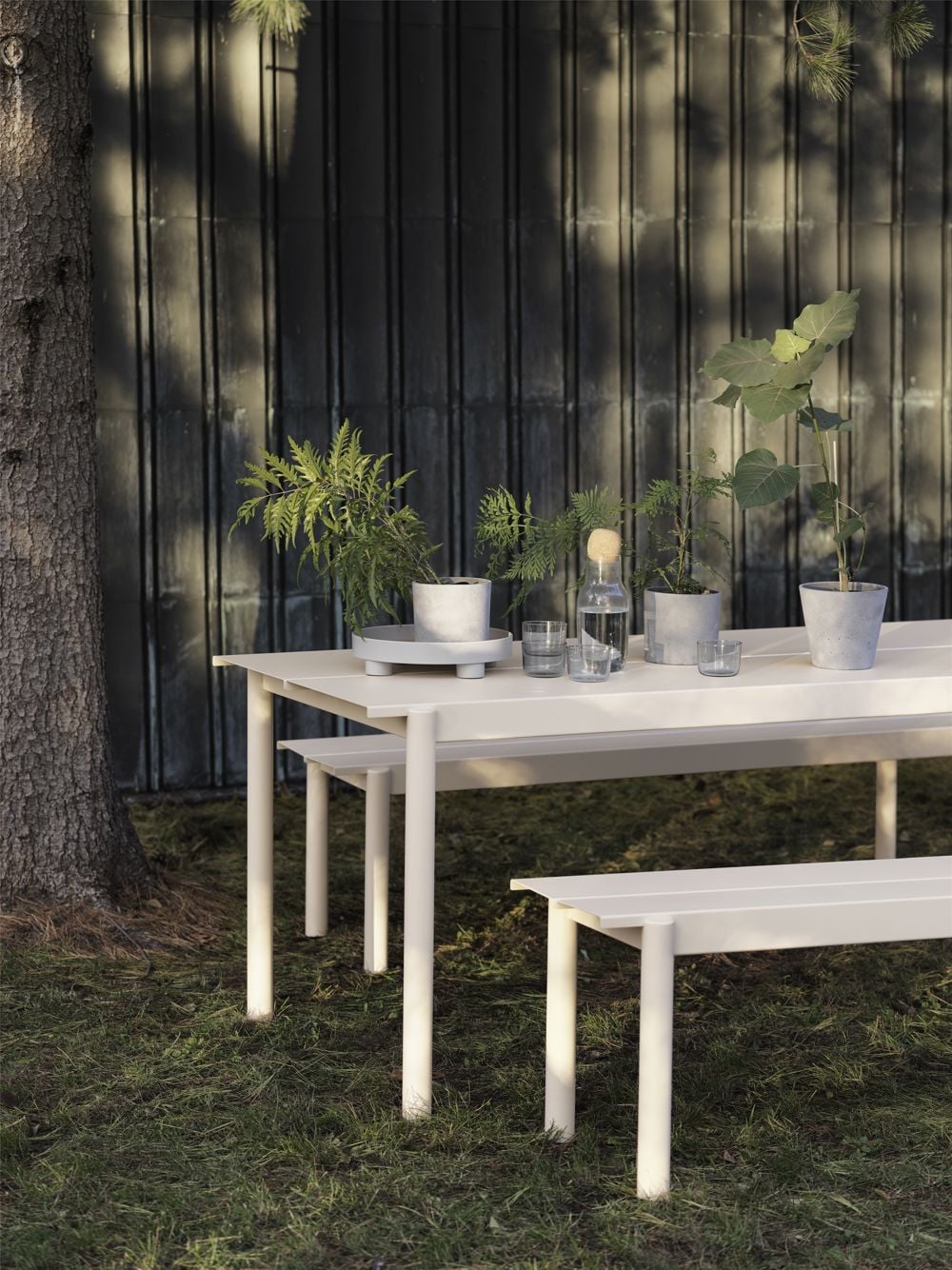 linear-steel-table-bench-off-white-platform-corky-muuto-org_150