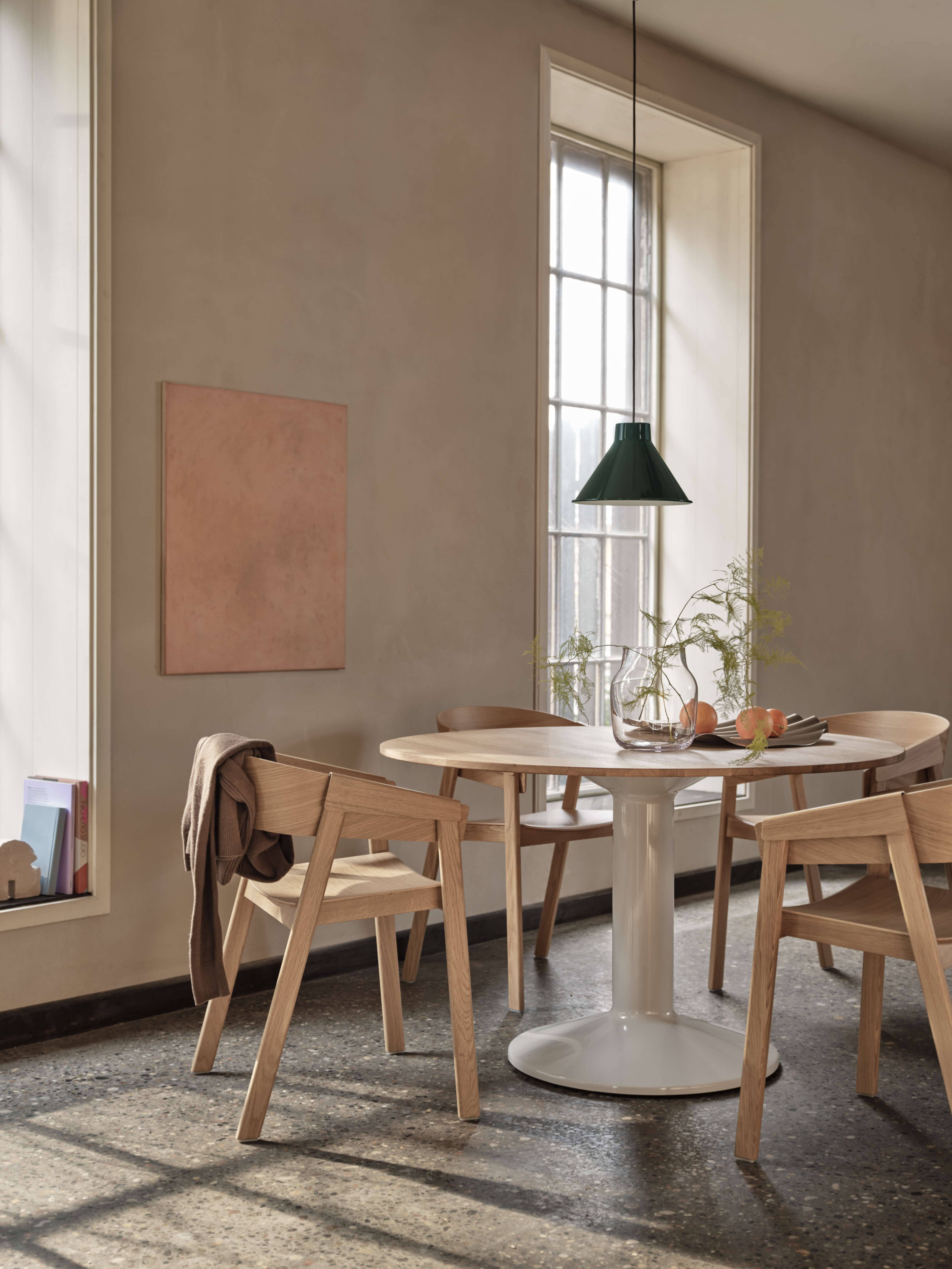 Midst Table &#216;120 cm in Oak/Grey - Cover Armchair in Oak - Top Pendant Lamp &#216;28 cm in Dark Green - Silent Vase &#216;20 cm in Clear - Wave Tray