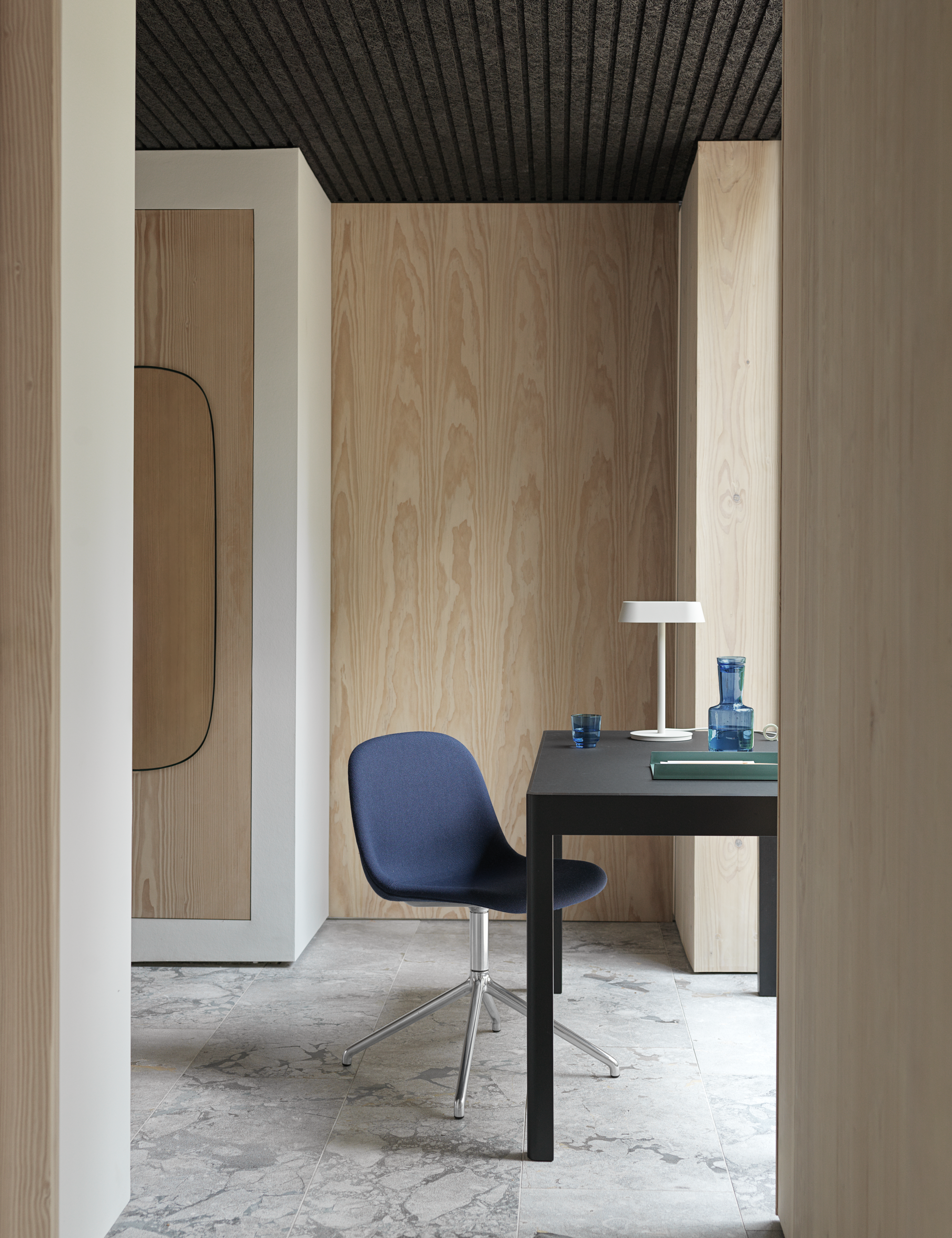 Workshop Table 130x65 cm Black, Fiber Side Chair Swivel Chrome/Twill Weave 780, Linear Table Lamp, Raise Glass Indigo, Arrange, Framed Mirror Dark Green