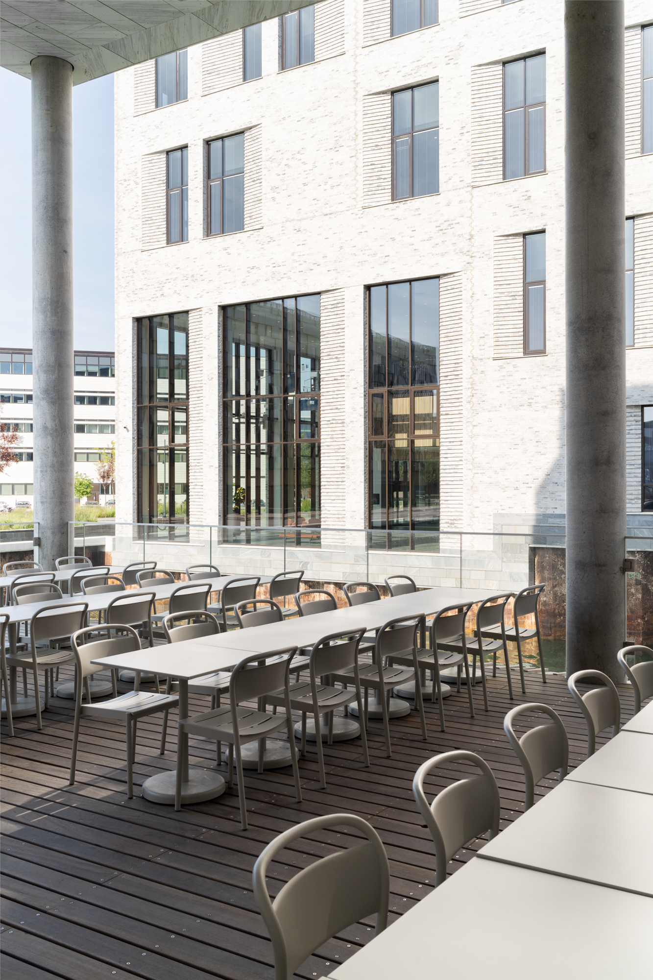 Accura - Linear Steel (3).jpg