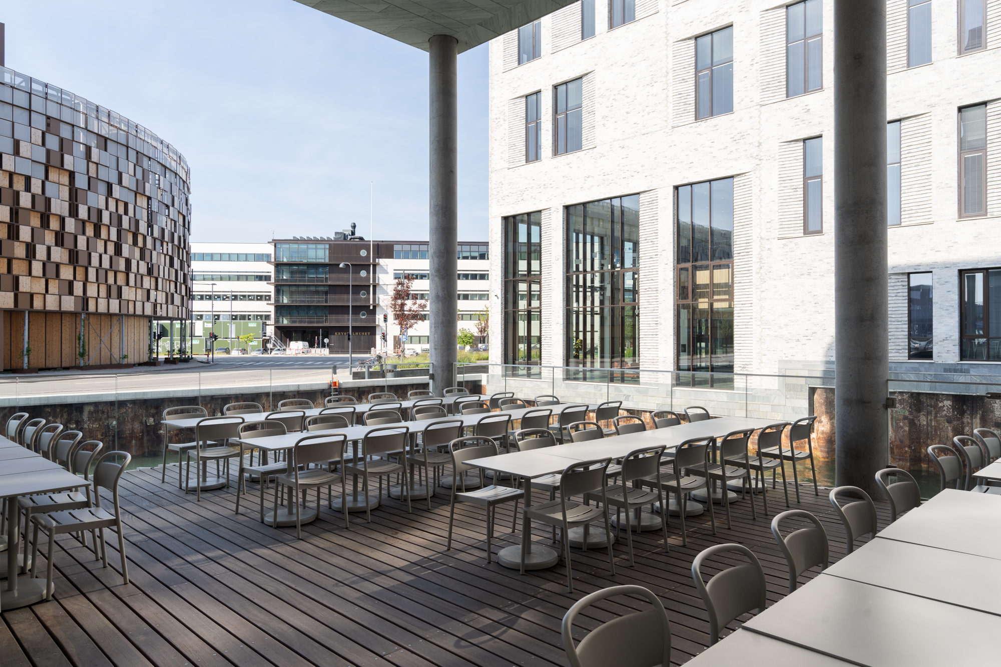 Accura - Linear Steel (4).jpg