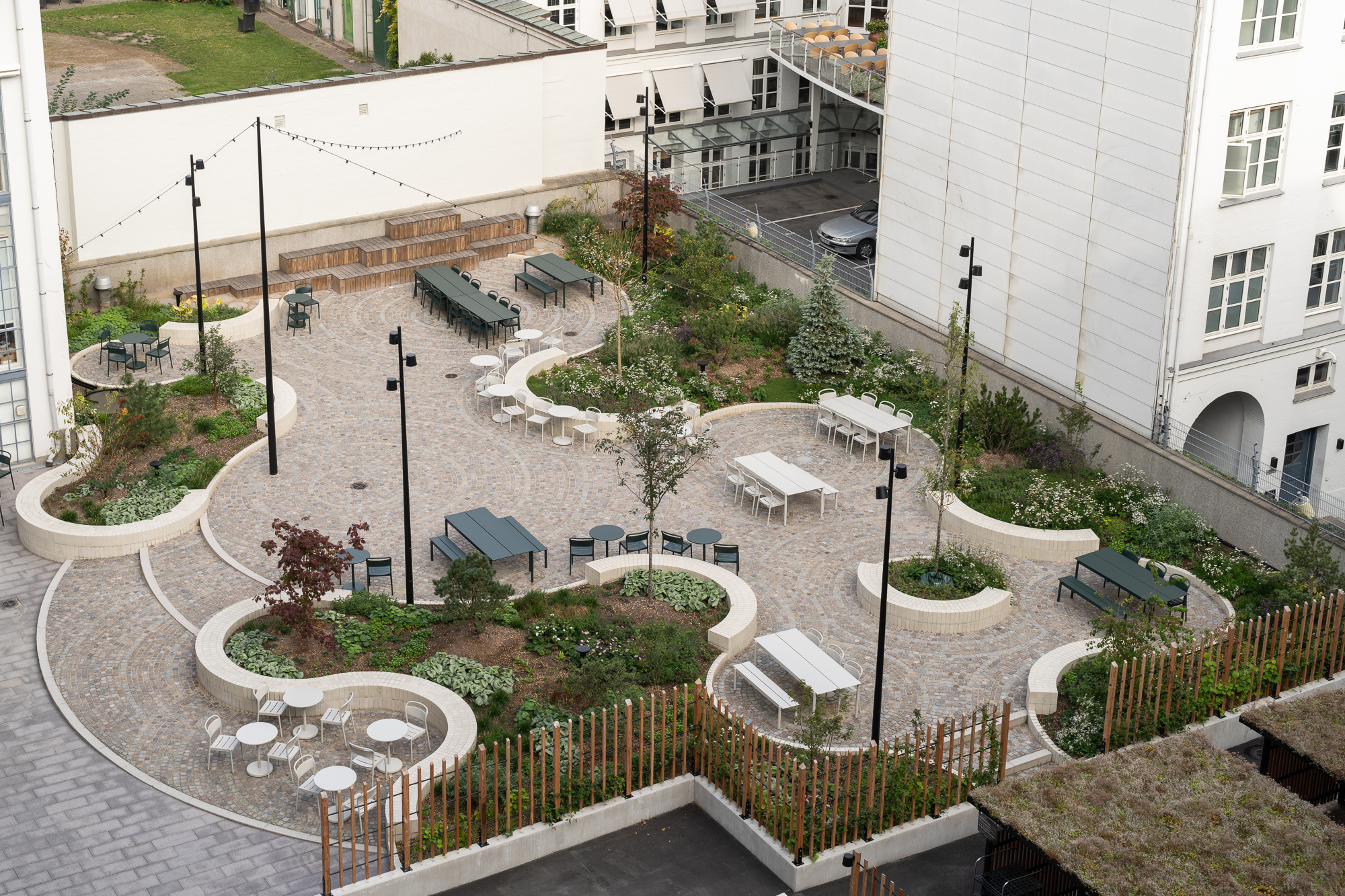 Amaliegade - Linear Steel Series (10)