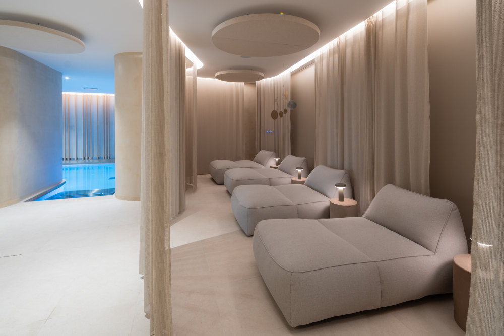 Interior view of Horizon Resort Massane in France featuring Muuto's Ease Portable Lamp.