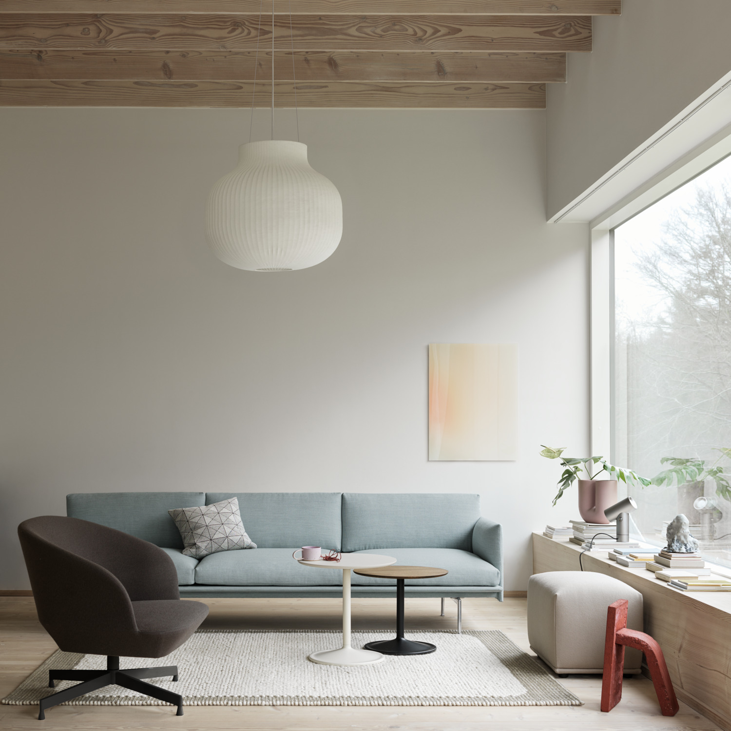 Outline Sofa 3 1/2-Seater - Oslo Lounge Chair in Ocean 50 w. Black Swivel Base - Strand Pendant Ø60 Closed - Echo Pouf 62x42 in Divina 224 - Soft Side Table in Off-White & Smoked Oak/Black - Pebble Rug in Light Grey