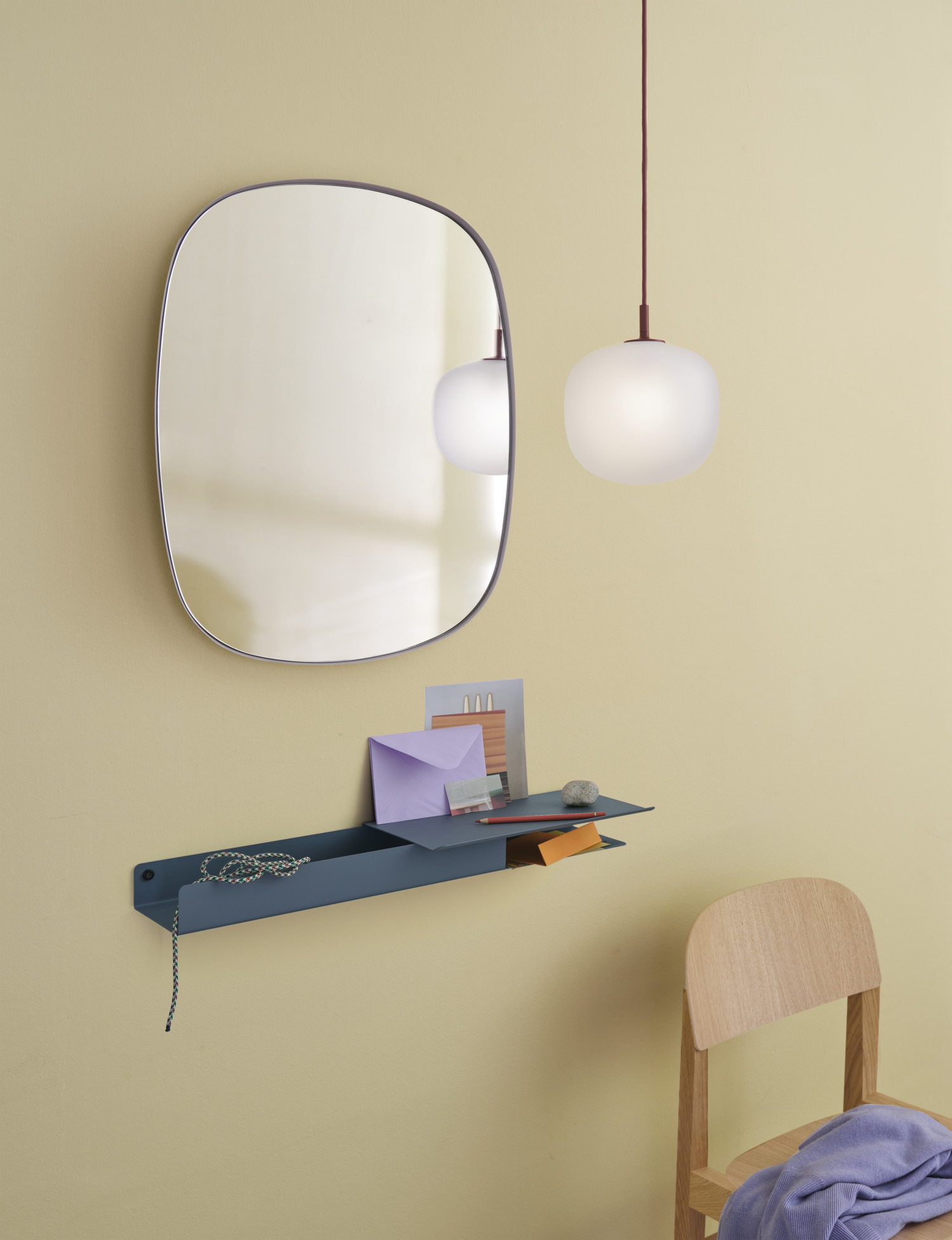 Folded Shelves Platform in Blue Grey - Rime Pendant Lamp Ø12 cm in Deep Red - Framed Mirror Small in Grey/Clear - Workshop Chair in Oak