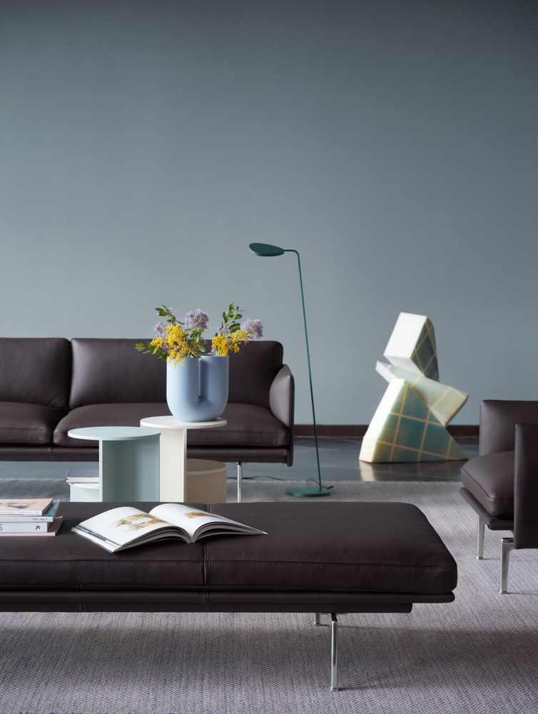 /globalassets/toolbox-page/product-information/muuto-leather/outline-daybed-easy-leather-root-alu-kink-halves--eaf-dark-green-muuto-org.png?revision=639092384780000000