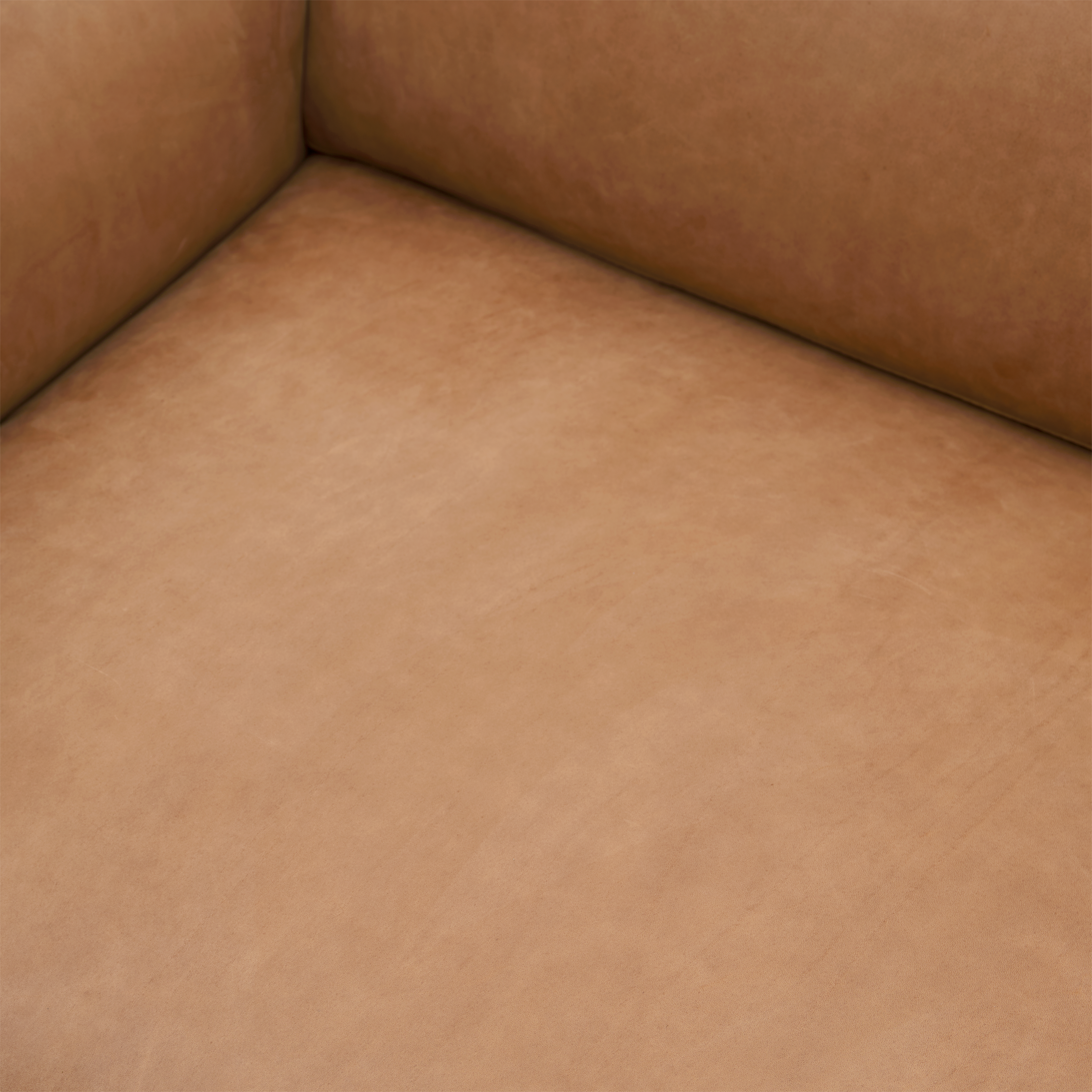 /globalassets/toolbox-page/product-information/muuto-leather/outline-sofa-3-5-seater-grace-leather-camel-polished-alu-detail-3-muuto-hi-res.png?revision=639092324400000000